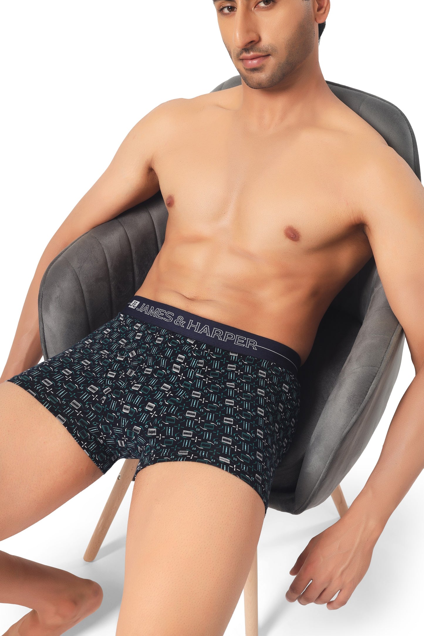 Bravo Trunk
